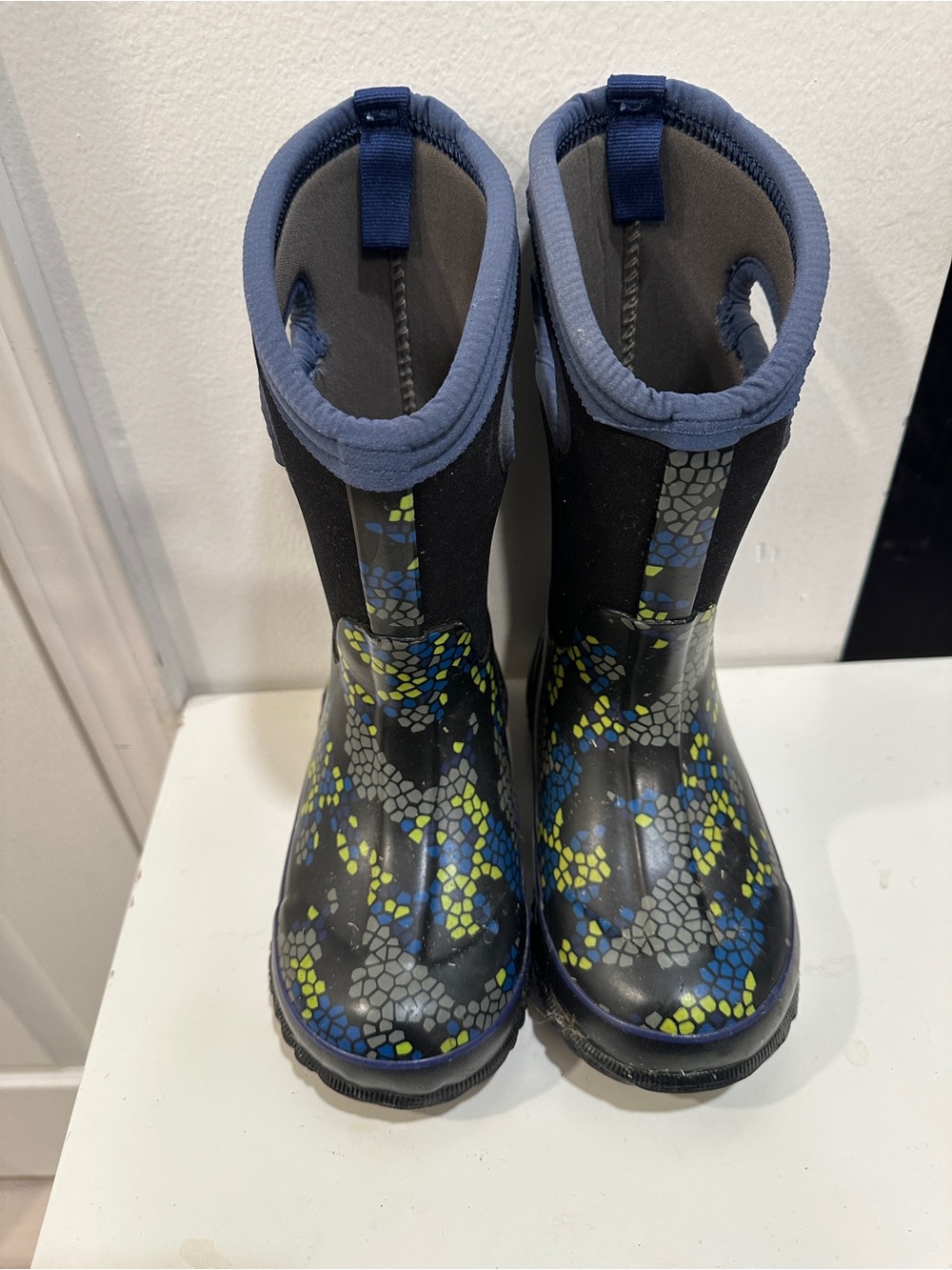 Bogs Classic Axel Kids Boot Size 12 Blue Black Waterproof Neoprene Rubber